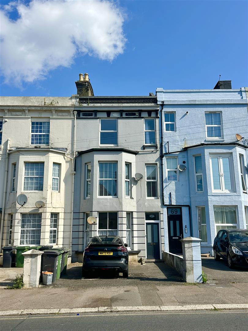 3 bed property in Mount Pleasant Road, Hastings